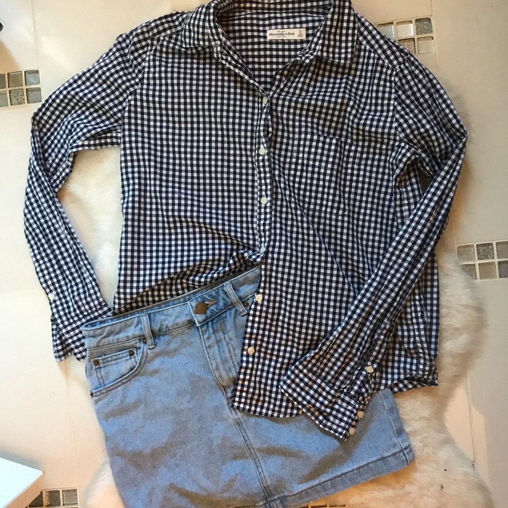 Blue plaid button up shirt